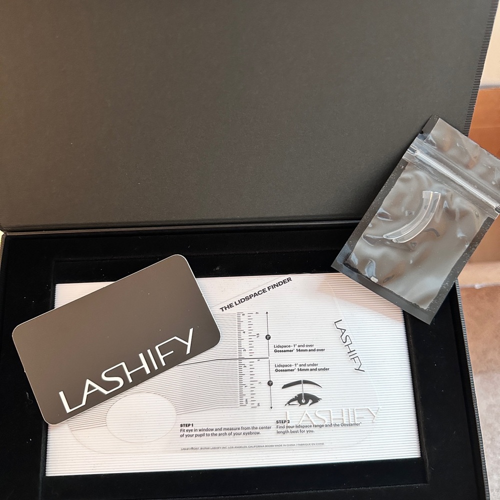 LASHIFY Black Lashes for Stunning Eye Enhancement